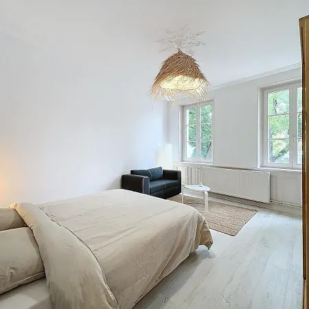 Apartment Spacious 2 Bedroom Petite France