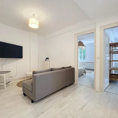 Spacious 2 Bedroom Petite France アパート *