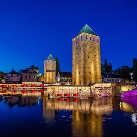 Spacious 2 Bedroom Petite France *