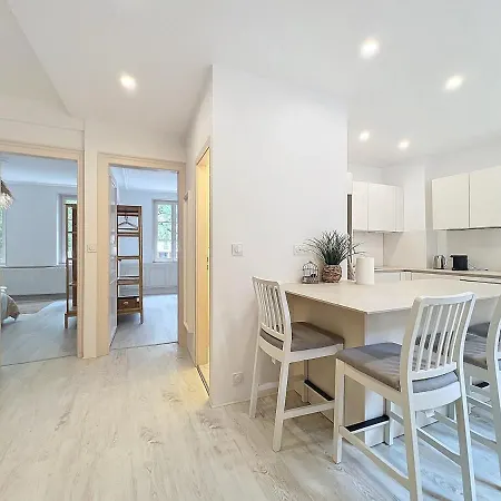 Spacious 2 Bedroom Petite France